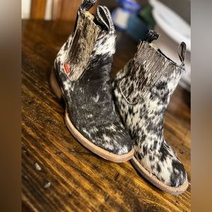 Munez Cowhide Booties size 9. Lightly worn.